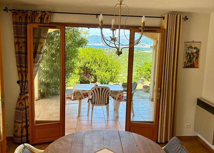 Grand Vue Agosta Apartment